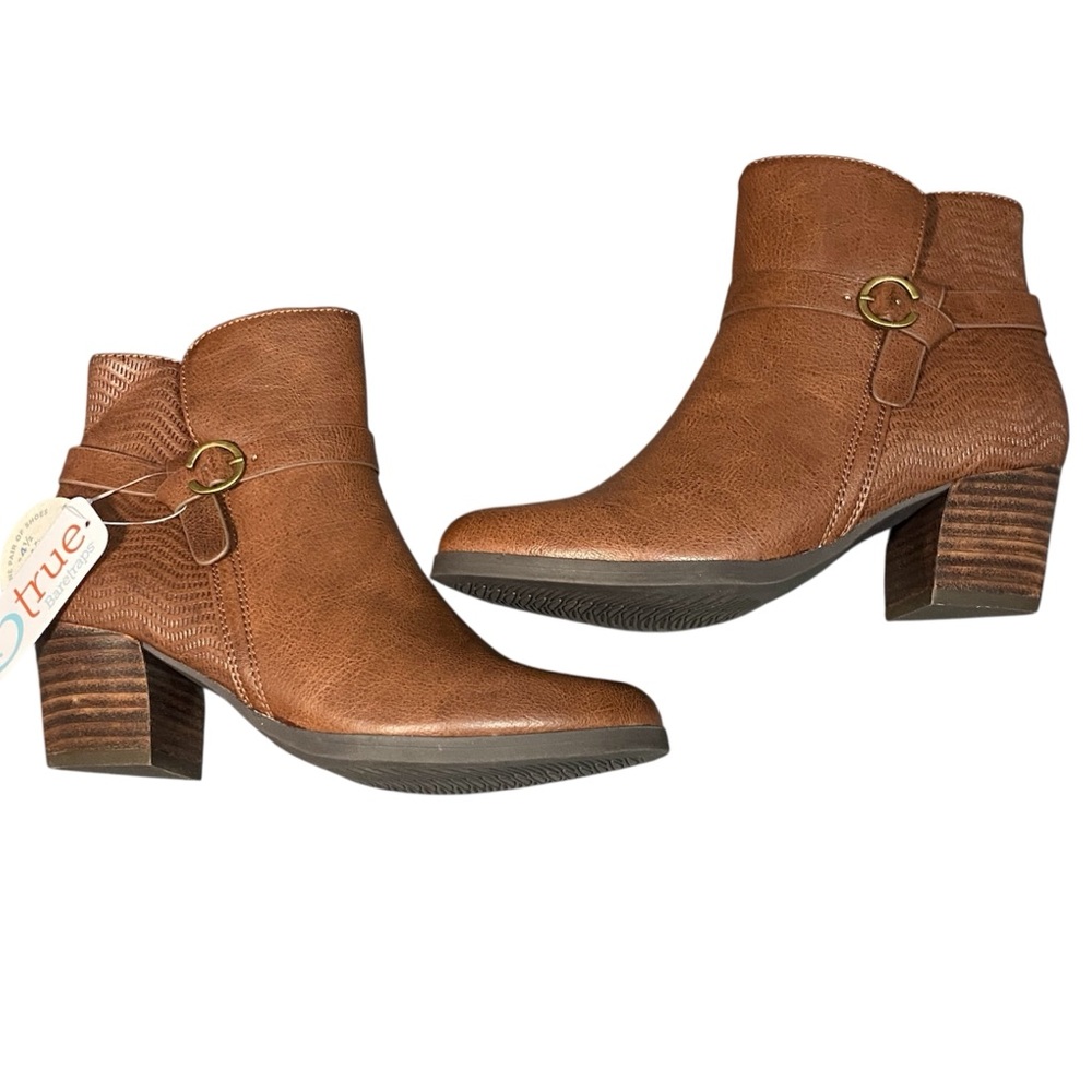 NWT Bare Traps Linda Block Heel Bootie